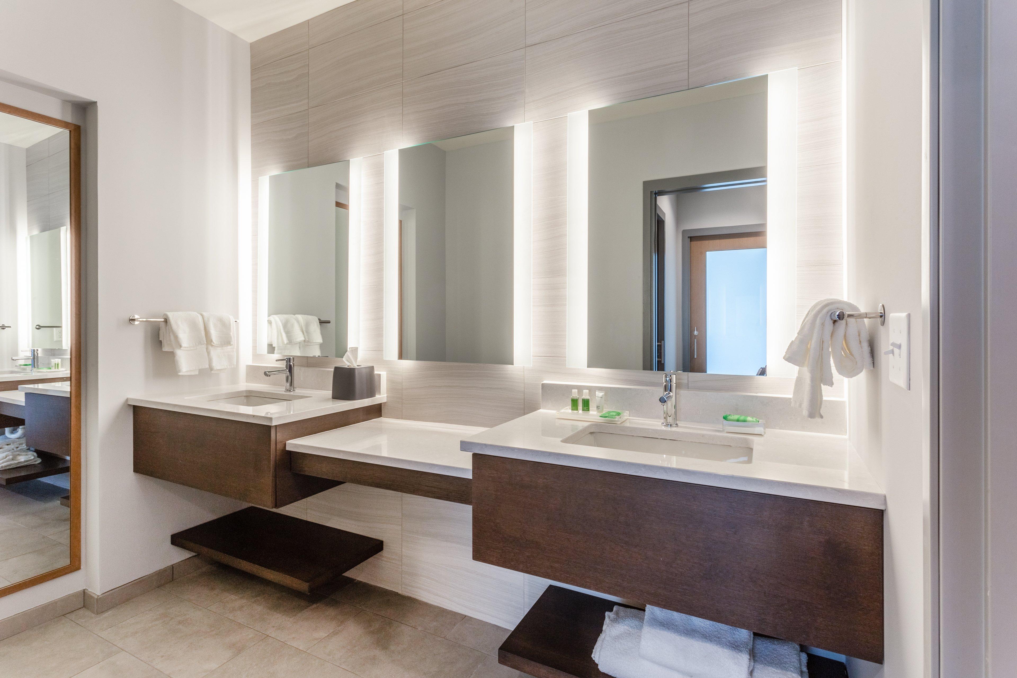 Holiday Inn & Suites Cedar Falls-Waterloo Event Ctr By Ihg Εξωτερικό φωτογραφία