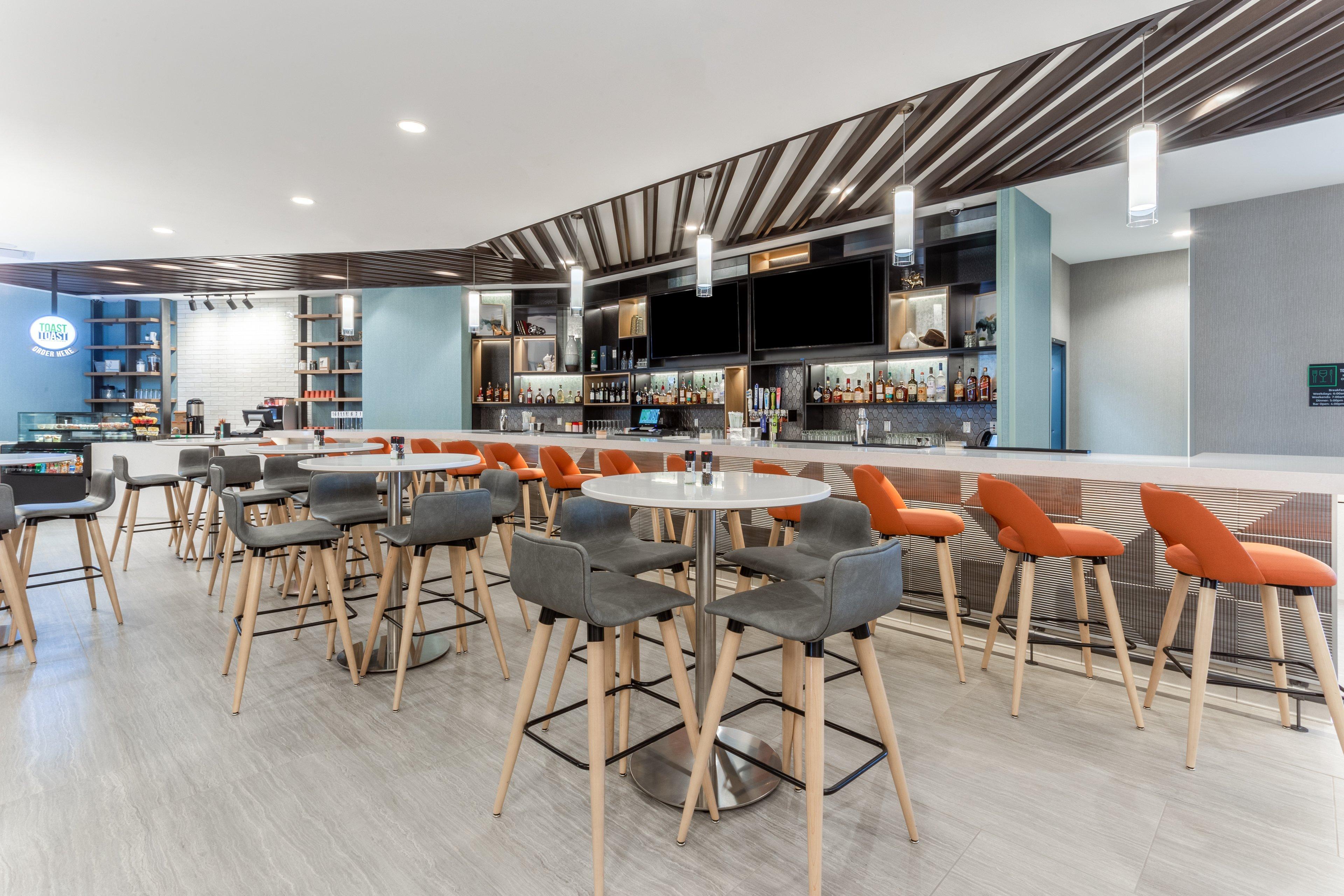 Holiday Inn & Suites Cedar Falls-Waterloo Event Ctr By Ihg Εξωτερικό φωτογραφία