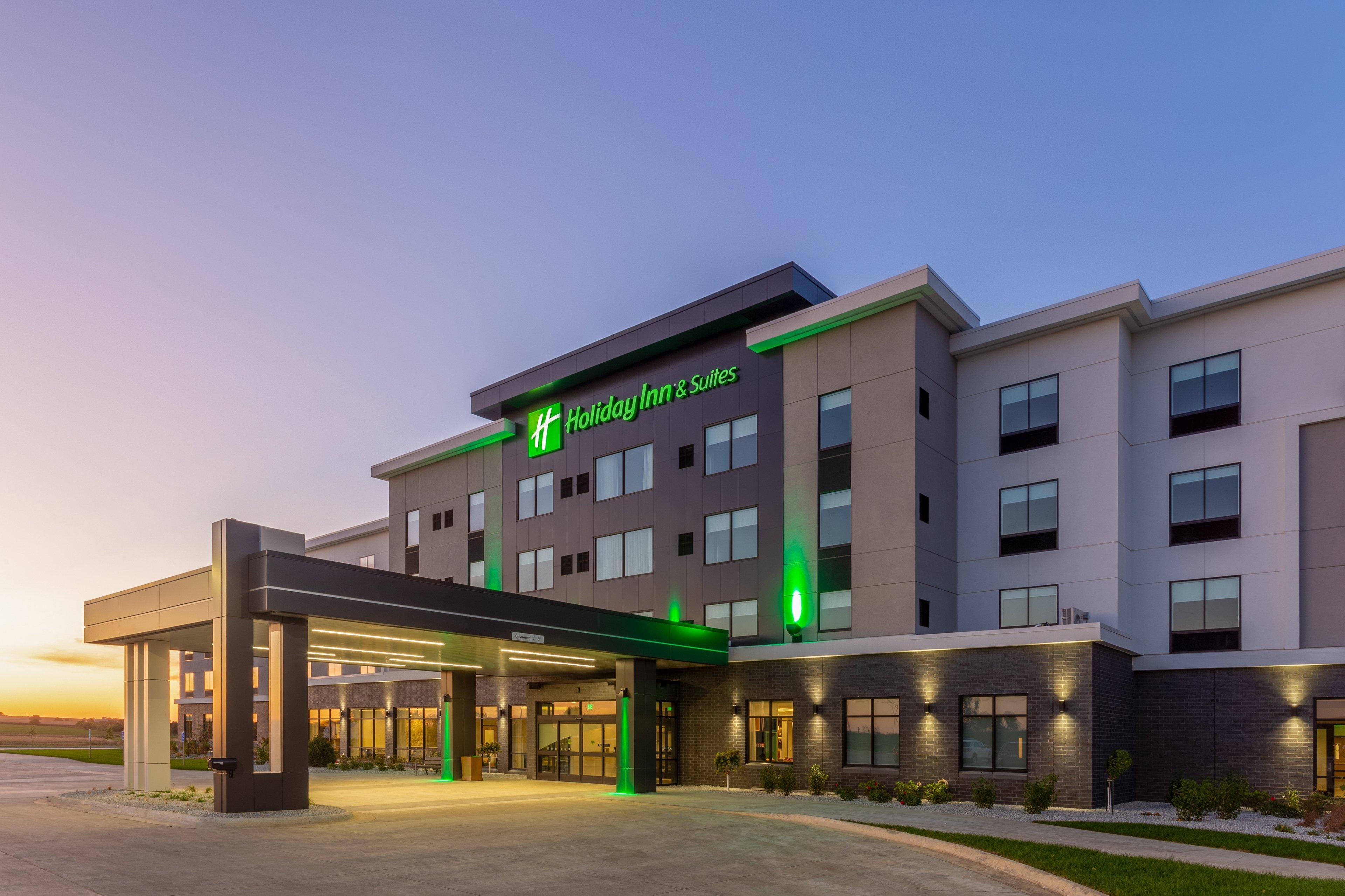 Holiday Inn & Suites Cedar Falls-Waterloo Event Ctr By Ihg Εξωτερικό φωτογραφία