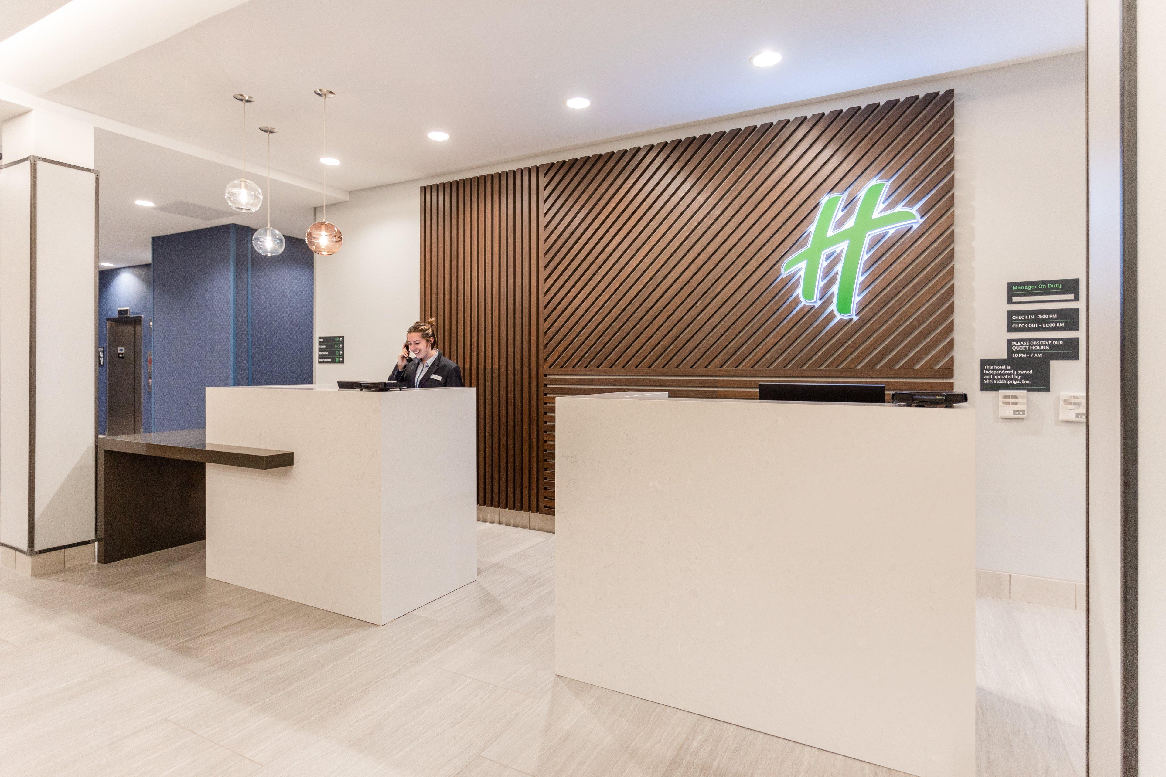 Holiday Inn & Suites Cedar Falls-Waterloo Event Ctr By Ihg Εξωτερικό φωτογραφία