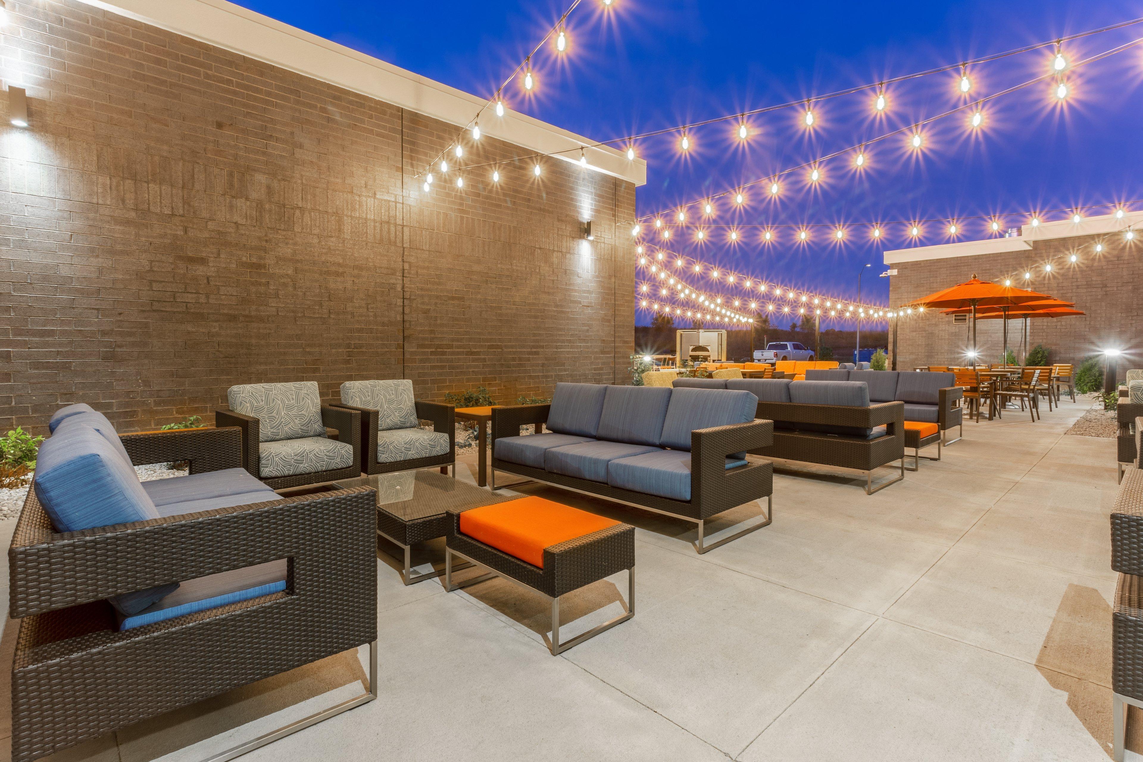 Holiday Inn & Suites Cedar Falls-Waterloo Event Ctr By Ihg Εξωτερικό φωτογραφία